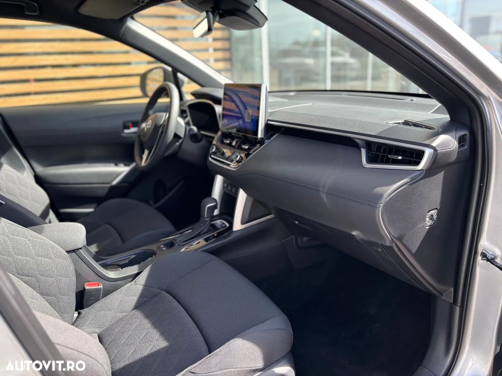 Toyota Corolla Cross - 11