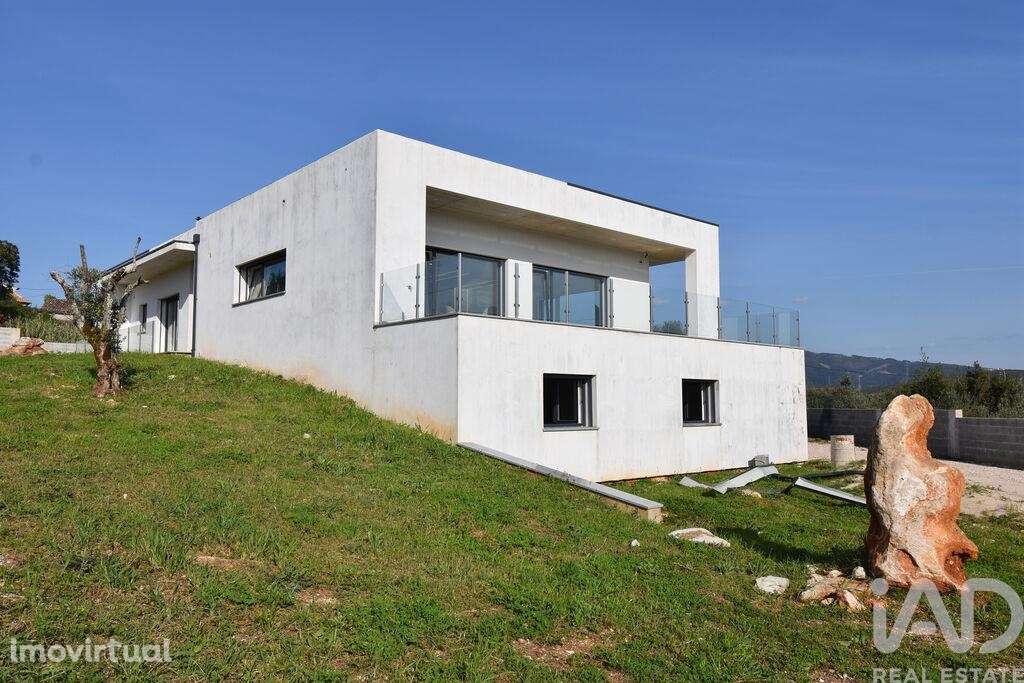 Moradia térrea T3 em São Miguel, Santa Eufémia e Rabaçal de 396 m2 - Grande imagem: 4/40