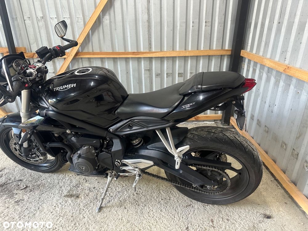 Triumph Street Triple - 11
