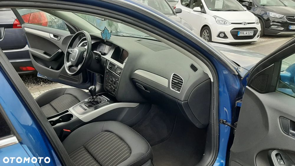 Audi A4 Limousine - 16