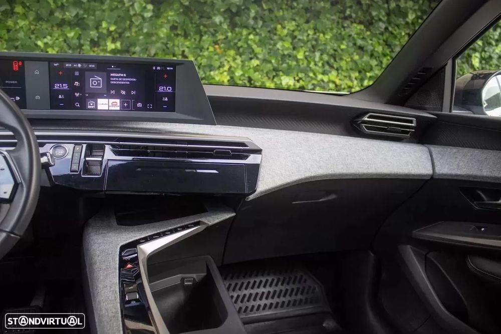 Peugeot 5008 Hybrid 145 e-DSC6 Allure - 16