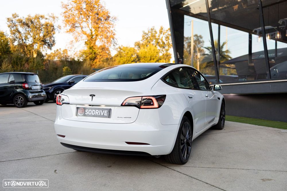 Tesla Model 3 Long-Range Dual Motor AWD - 28