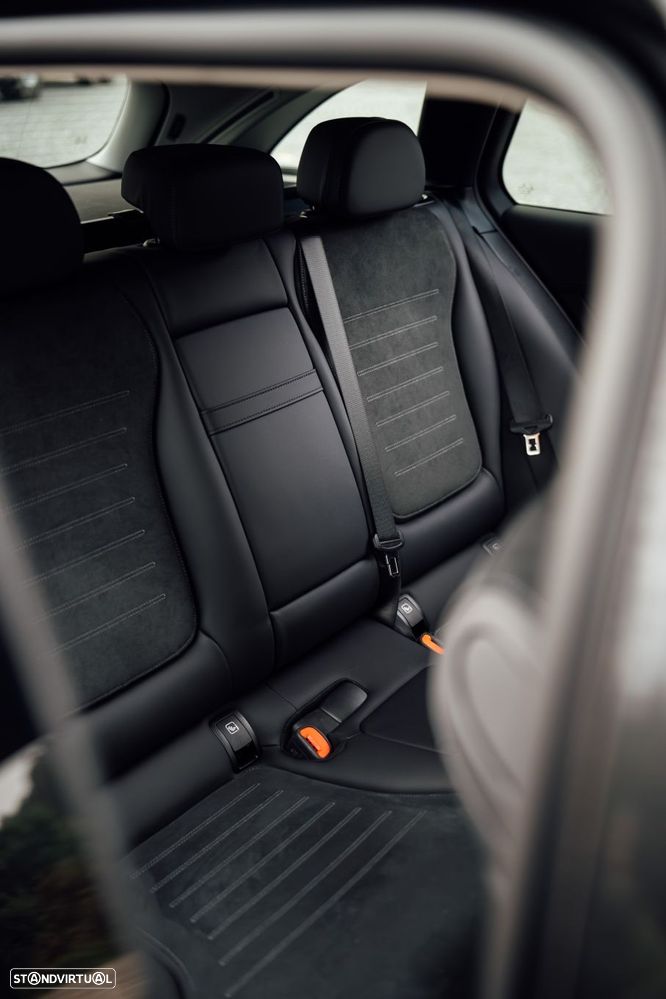 Mercedes-Benz C 300 e AMG Line - 23