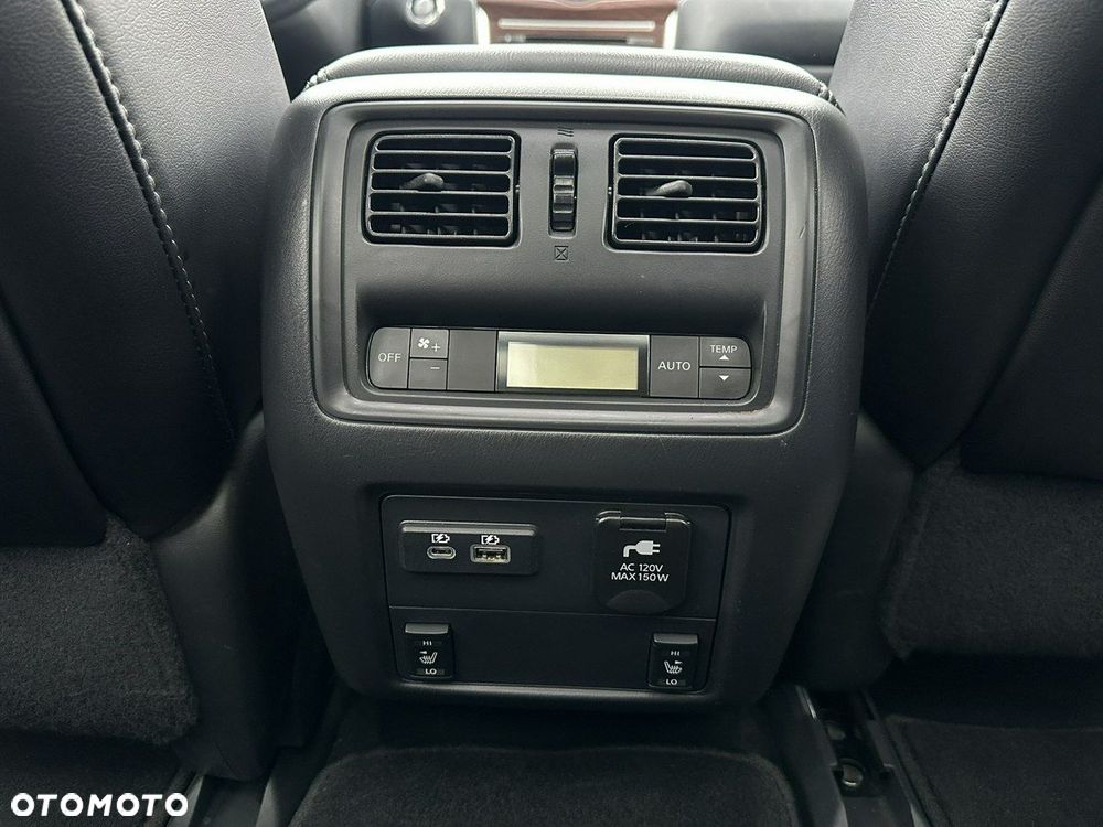 Nissan Pathfinder - 30