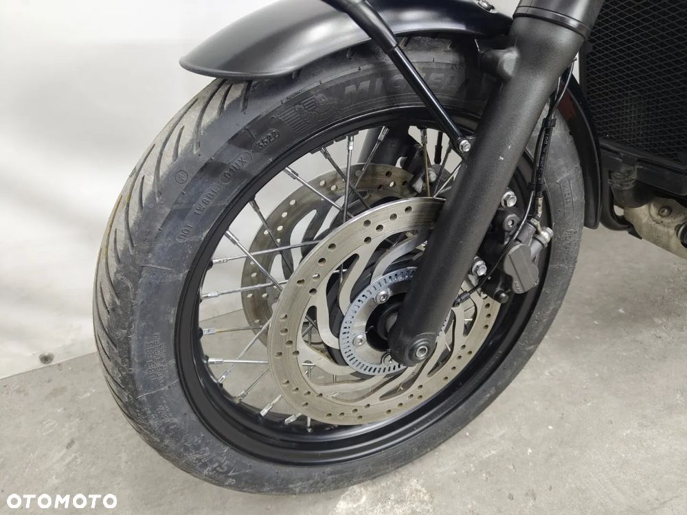 Triumph Bonneville - 19