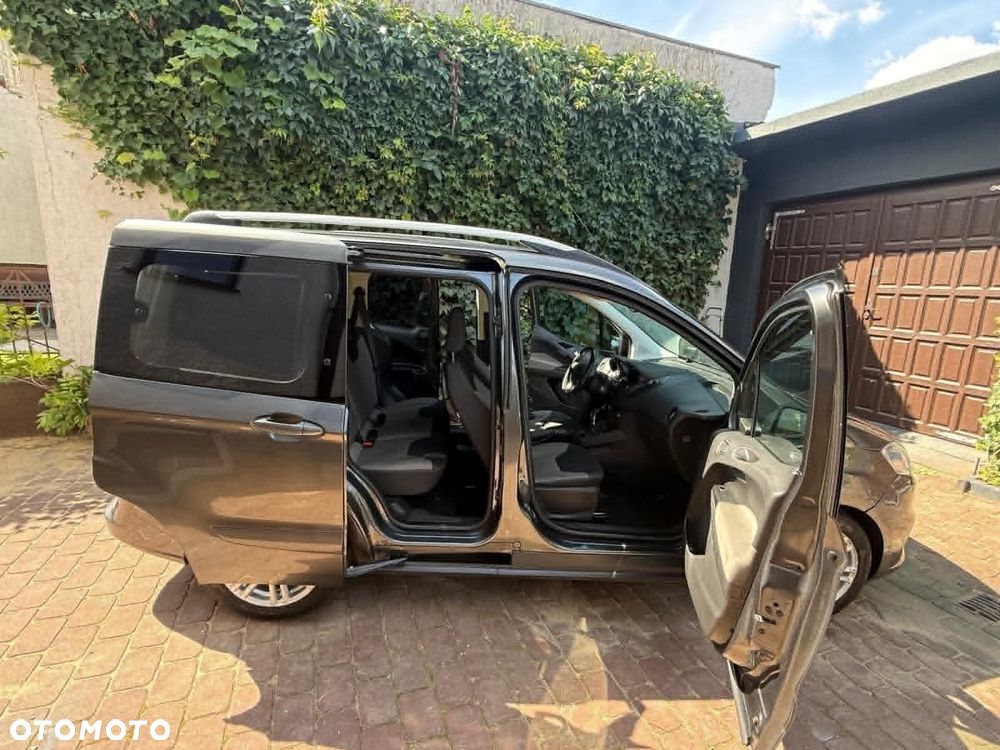 Ford Tourneo Courier 1.0 EcoBoost Titanium - 25