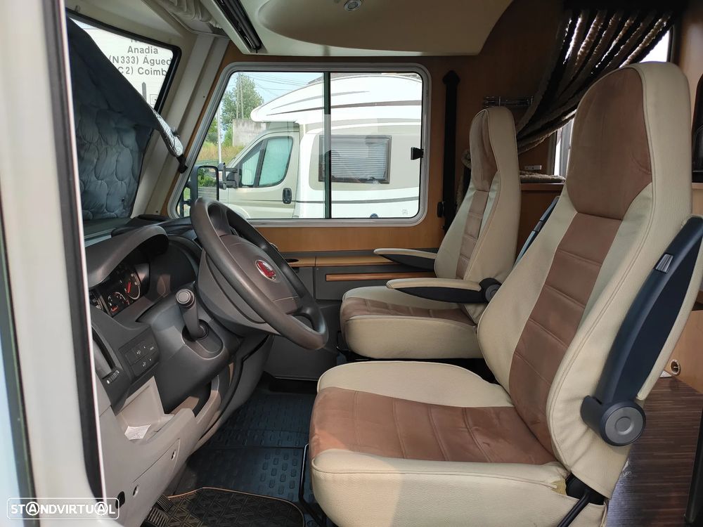 Pilote Aventura G730 Cama Central - 7