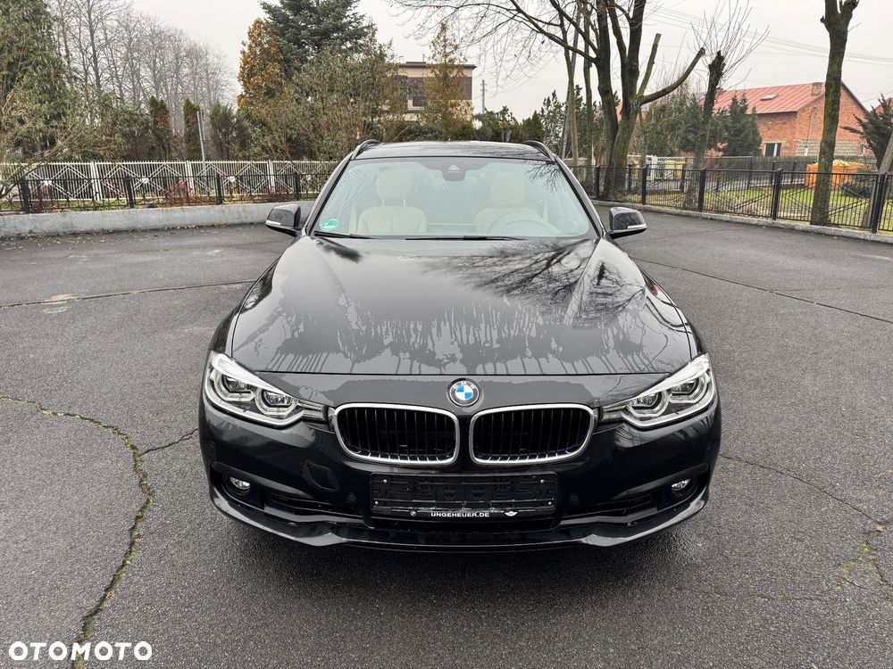 BMW Seria 3 320i Luxury Line - 11