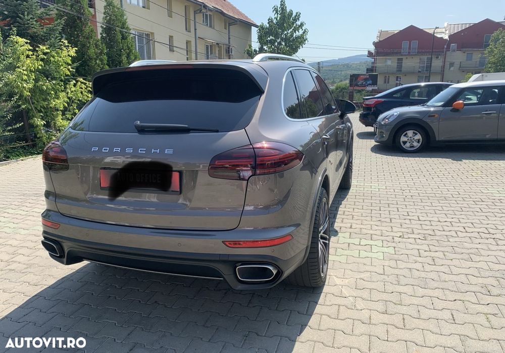 Porsche Cayenne - 12