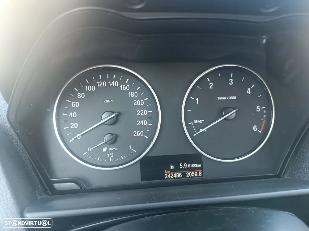 BMW 120 d Sport Line - 2