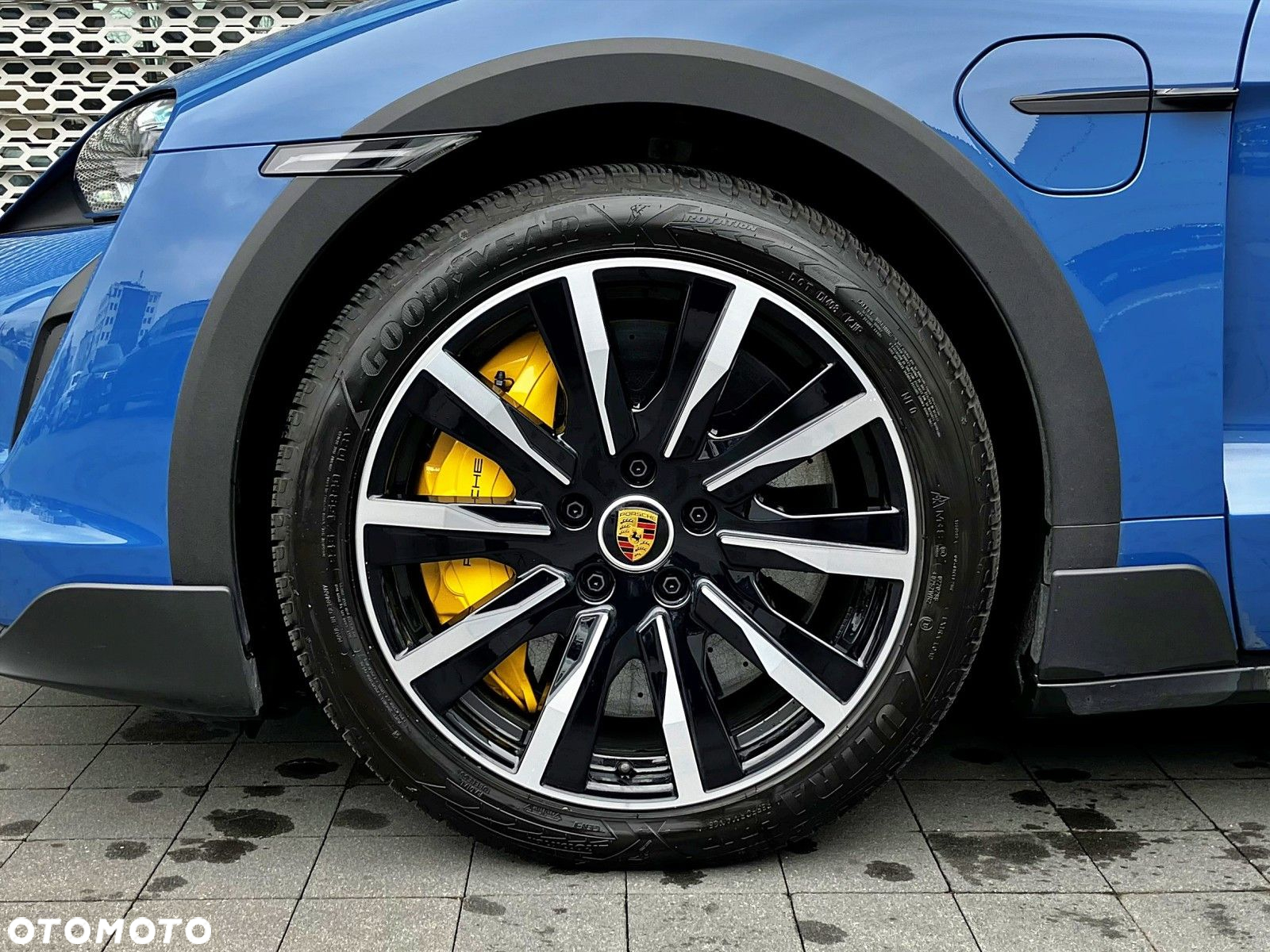 Porsche Taycan Turbo S - 11