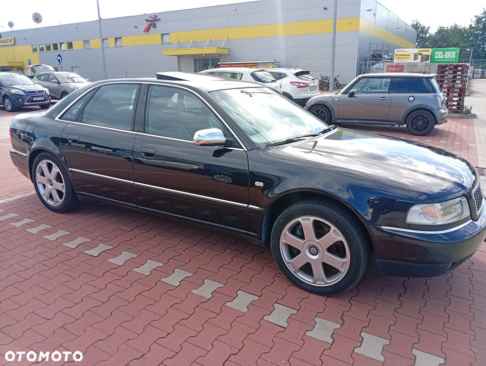 Audi S8 - 10