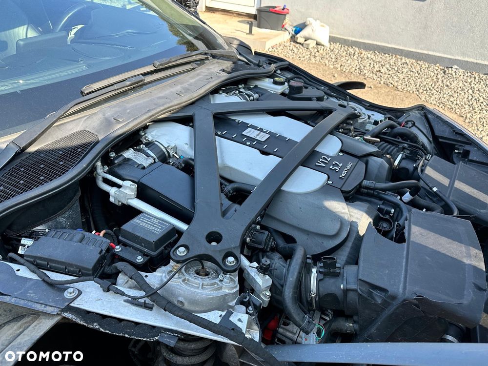 Aston Martin DB11 - 10