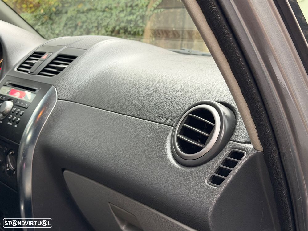 Suzuki SX4 1.6 DDiS GL Outdoor Line - 35