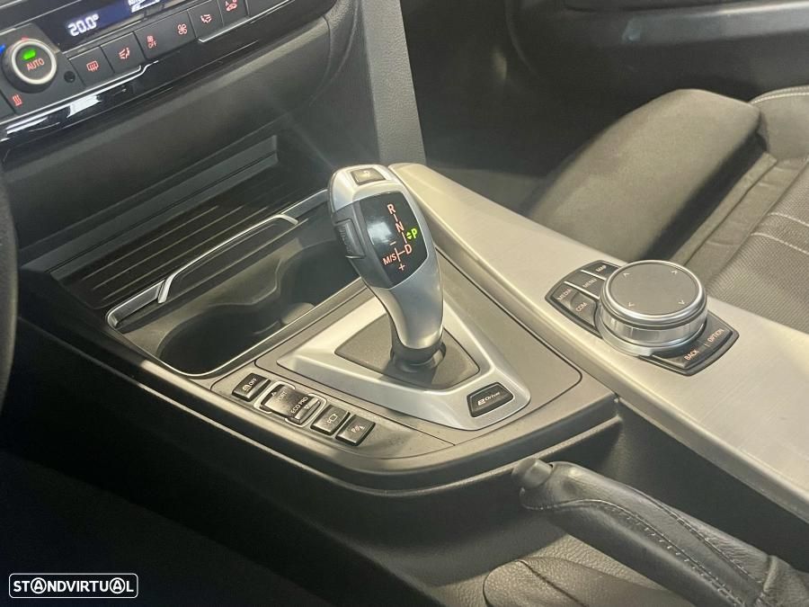 BMW 330 e iPerformance Line Sport - 18