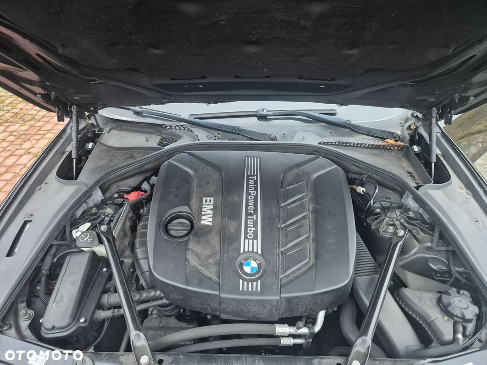BMW Seria 5 525d xDrive Sport-Aut - 23