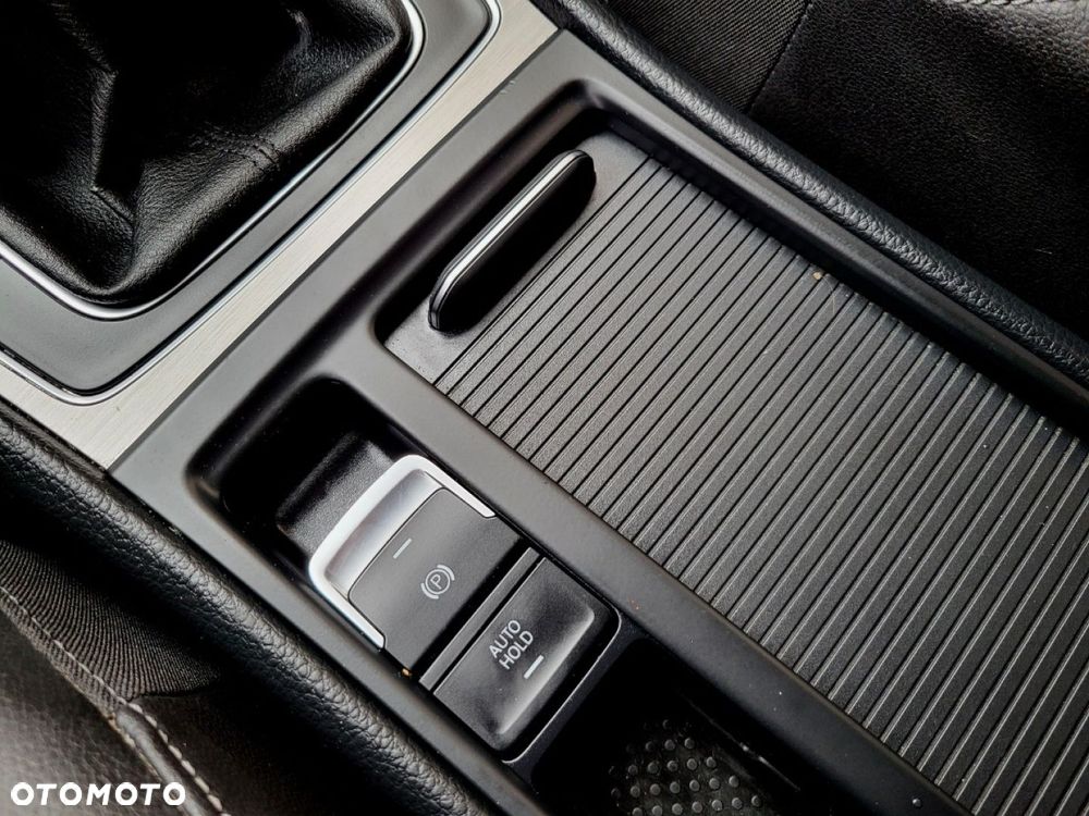 Volkswagen Golf - 33