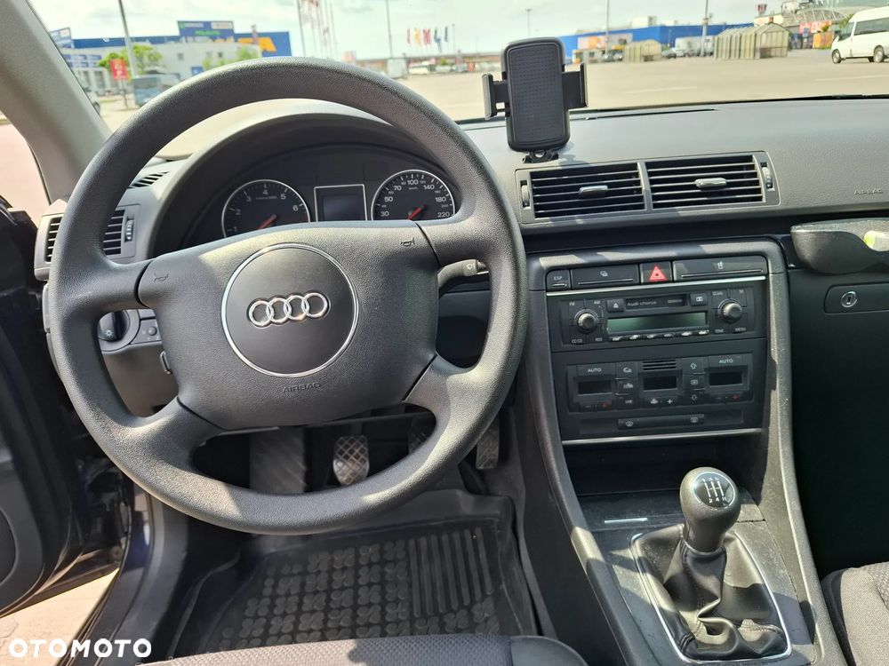 Audi A4 Limousine 1.8T - 11