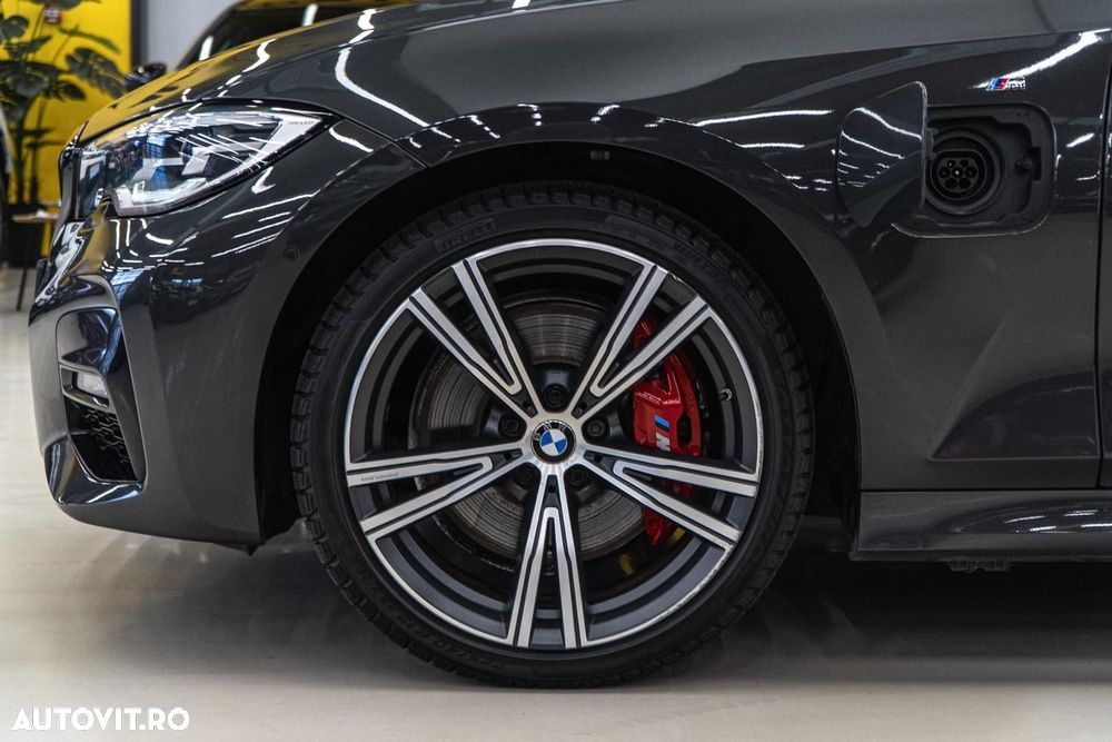 BMW Seria 3 330e Aut. M Sport - 41