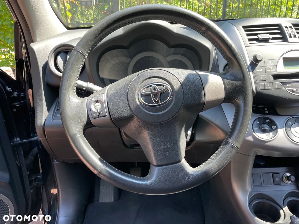 Toyota RAV4 2.0 VVT-i Premium - 12