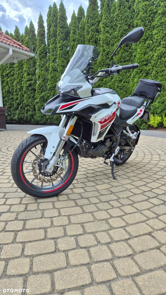 Benelli TRK 251 - 5