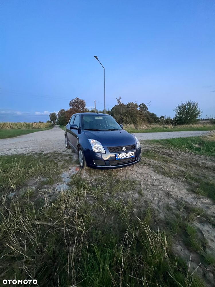 Suzuki Swift 1.3 Sunlight Edition - 2