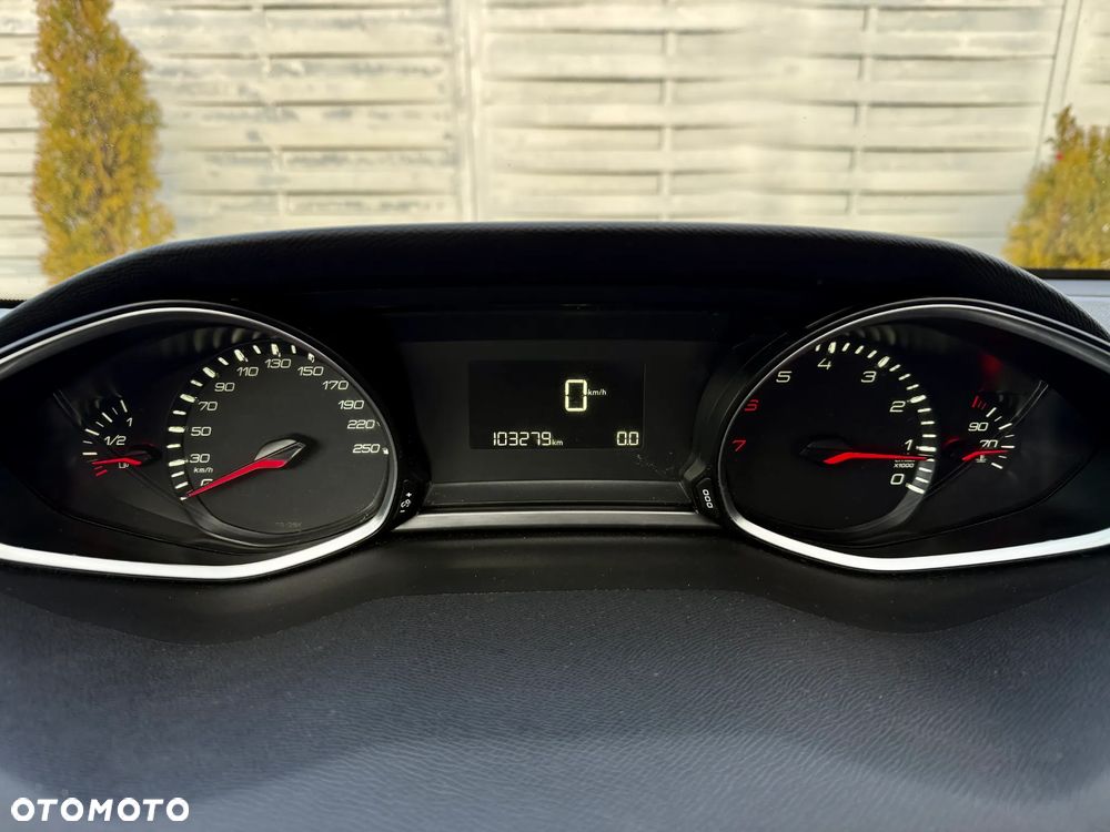 Peugeot 308 1.2 PureTech GPF Active S&S - 14