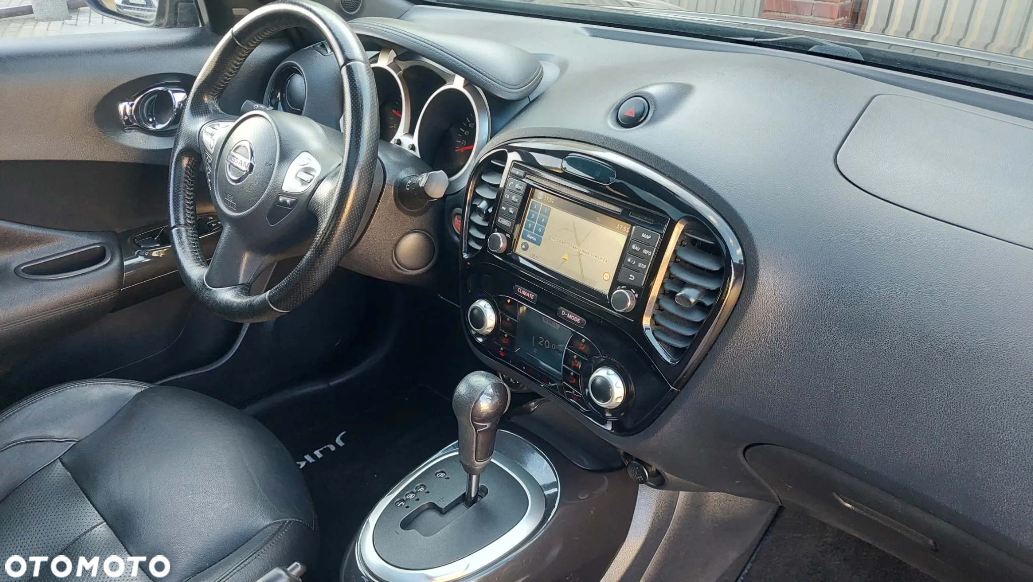 Nissan Juke 1.6 DIG-T Tekna 4WD Xtronic EU6 - 27