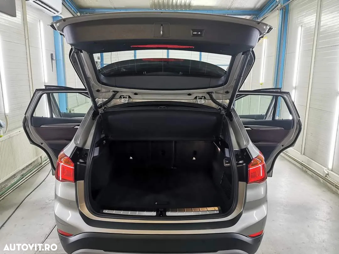 BMW X1 xDrive20d AT - 13