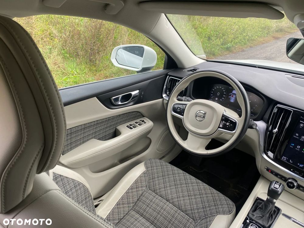 Volvo V60 D3 SCR - 19