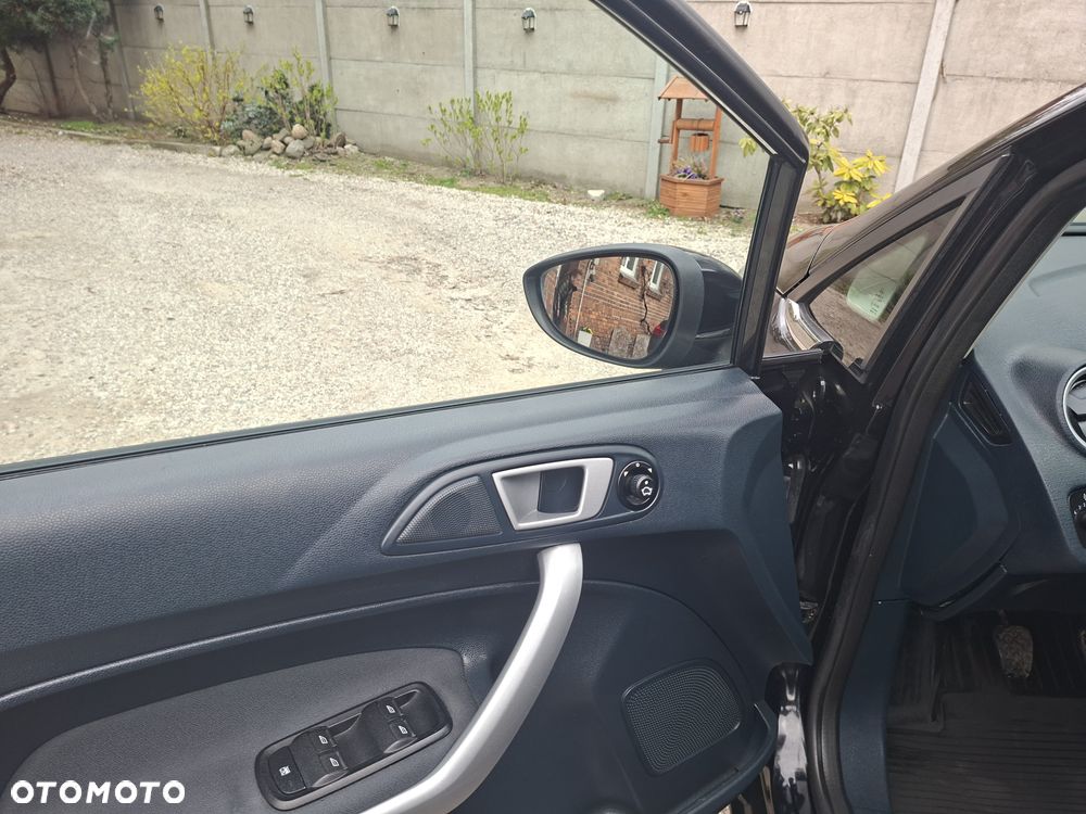 Ford Fiesta 1.4 TDCi Ambiente - 12