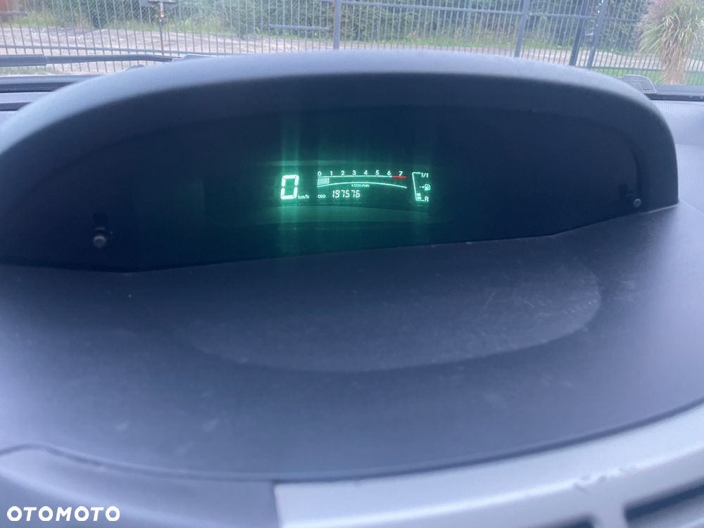 Toyota Yaris 1.0 Luna A/C - 12