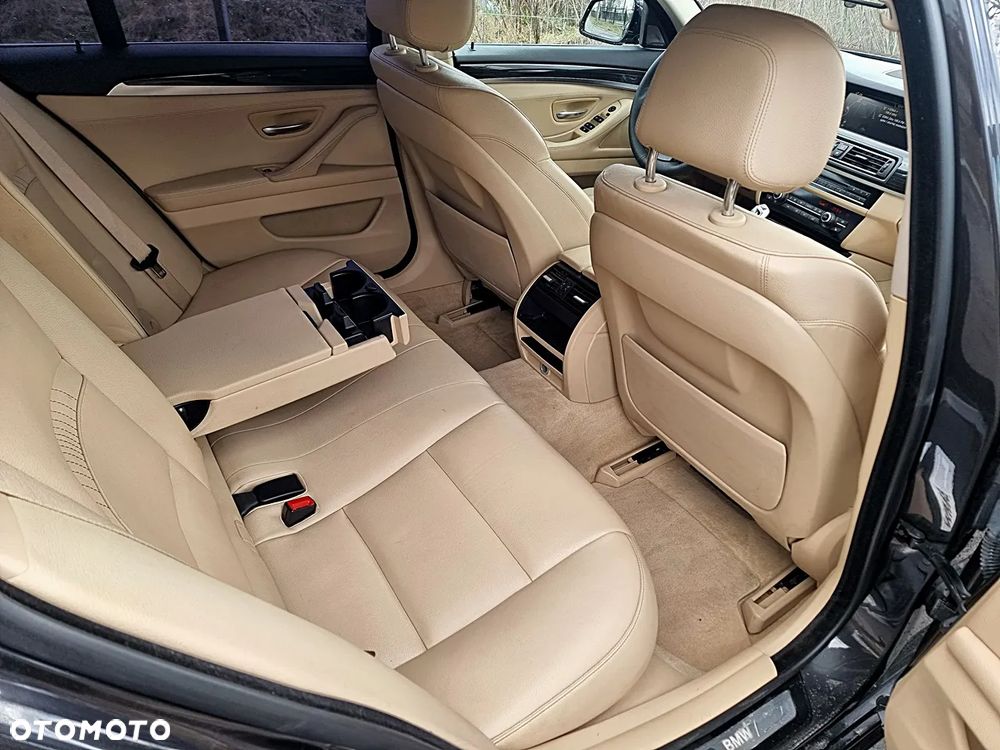 BMW Seria 5 520d Luxury Line sport - 23