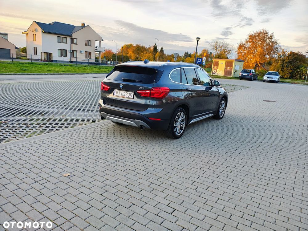 BMW X1 xDrive28i xLine - 5