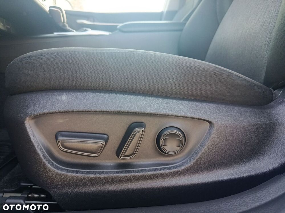 Toyota Camry 2.5 Hybrid Comfort CVT - 25