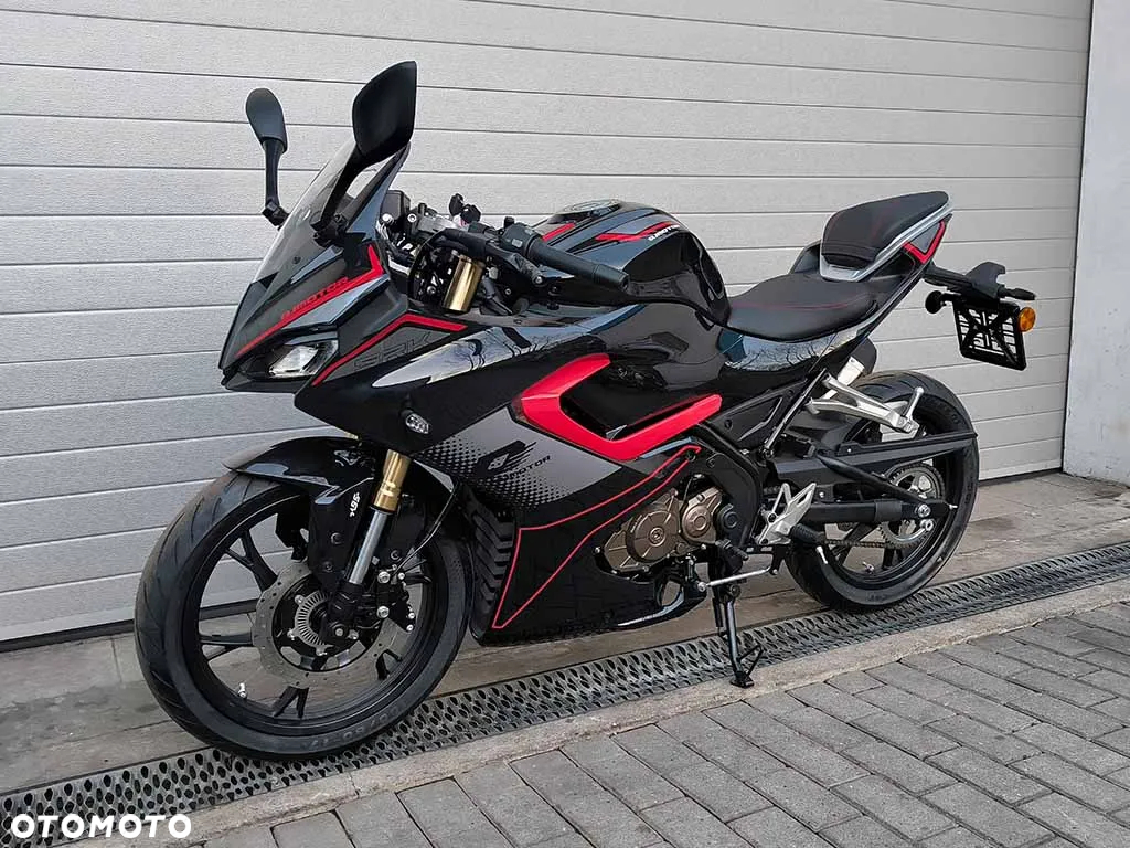 QJMOTOR SRK 125R - 22