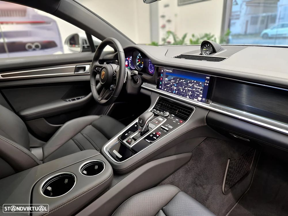 Porsche Panamera Sport Turismo 4 E-Hybrid Platinum Edition PDLS - 18