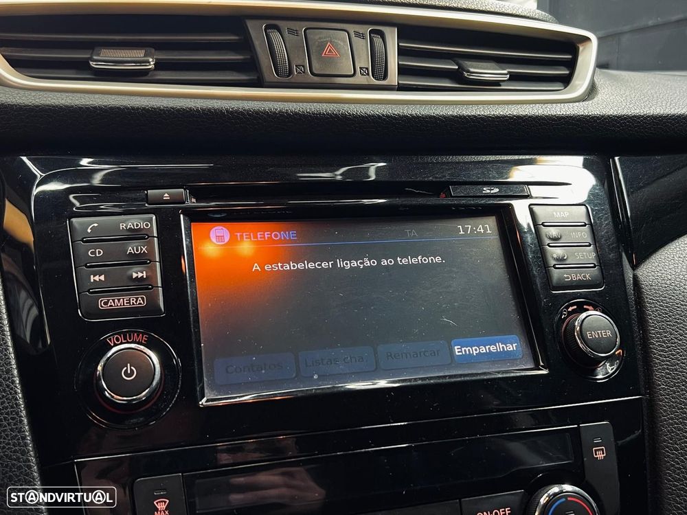 Nissan Qashqai 1.5 dCi N-Connecta 18 - 26