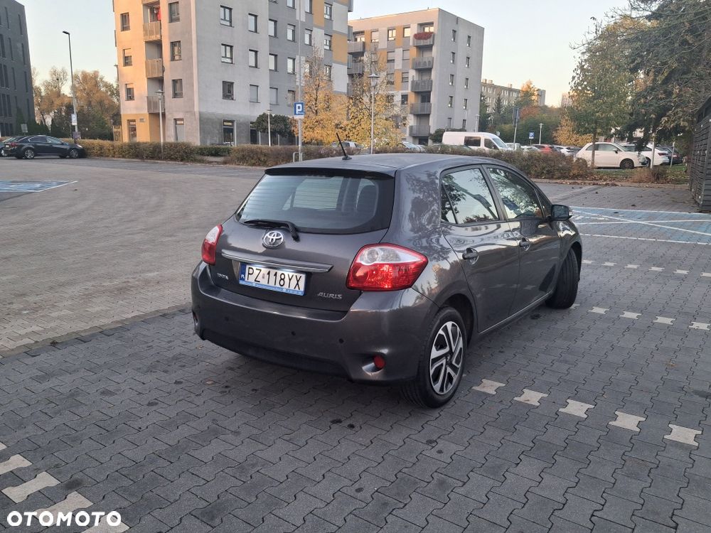 Toyota Auris - 4