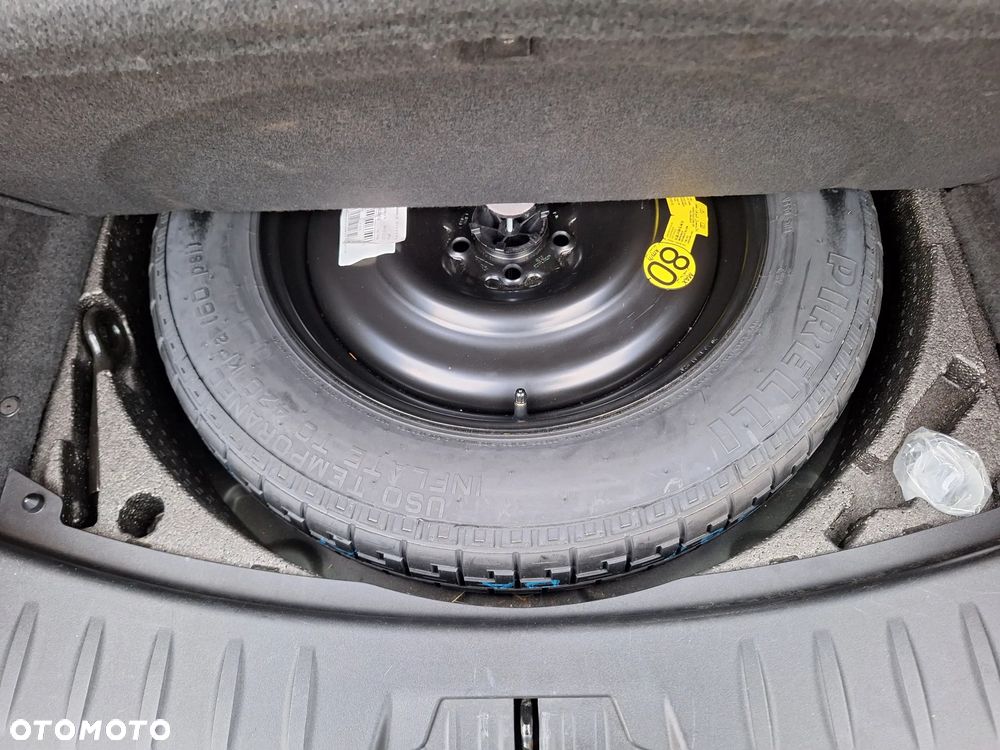 Jaguar E-Pace 2.0 i4D AWD R-Dynamic - 33