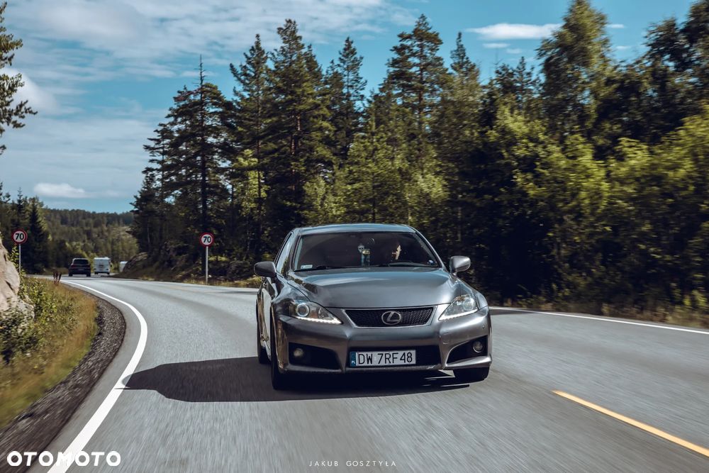 Lexus IS F Sport - 3