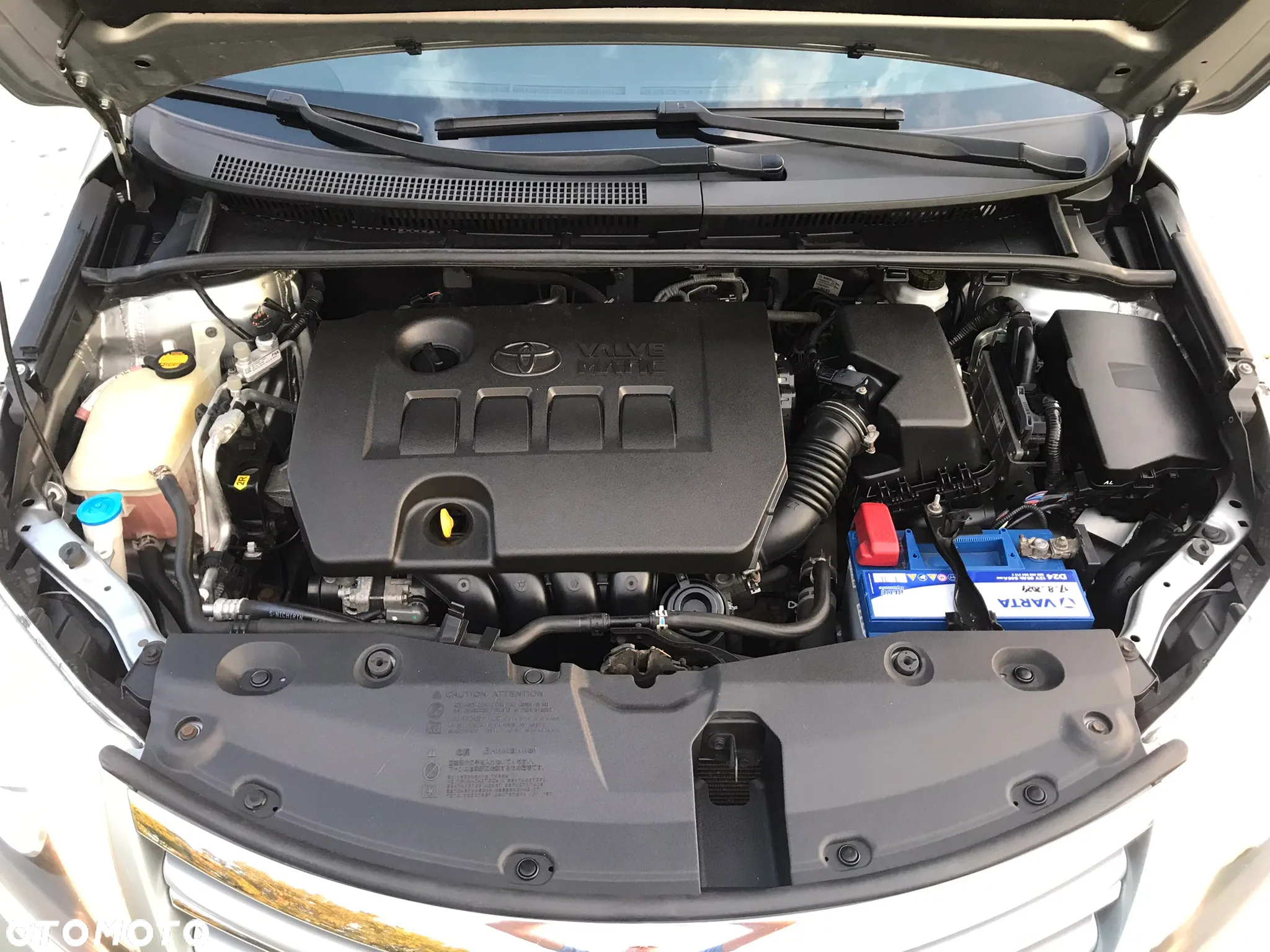 Toyota Avensis 1.8 Premium - 22
