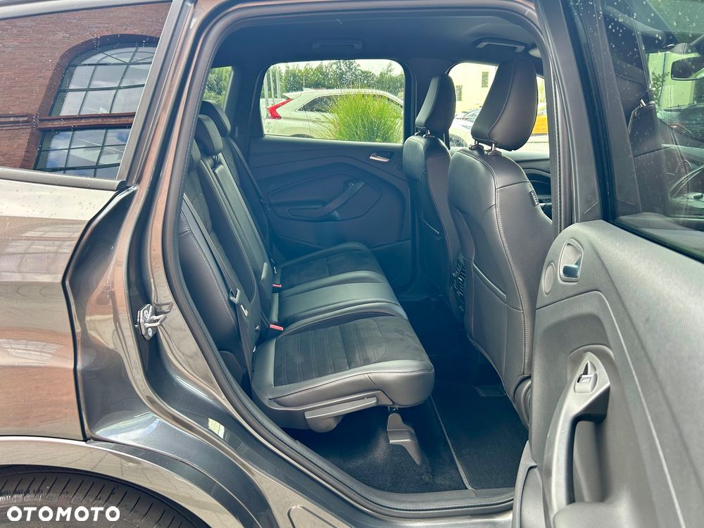 Ford Kuga 1.5 EcoBoost 2x4 ST-Line - 19