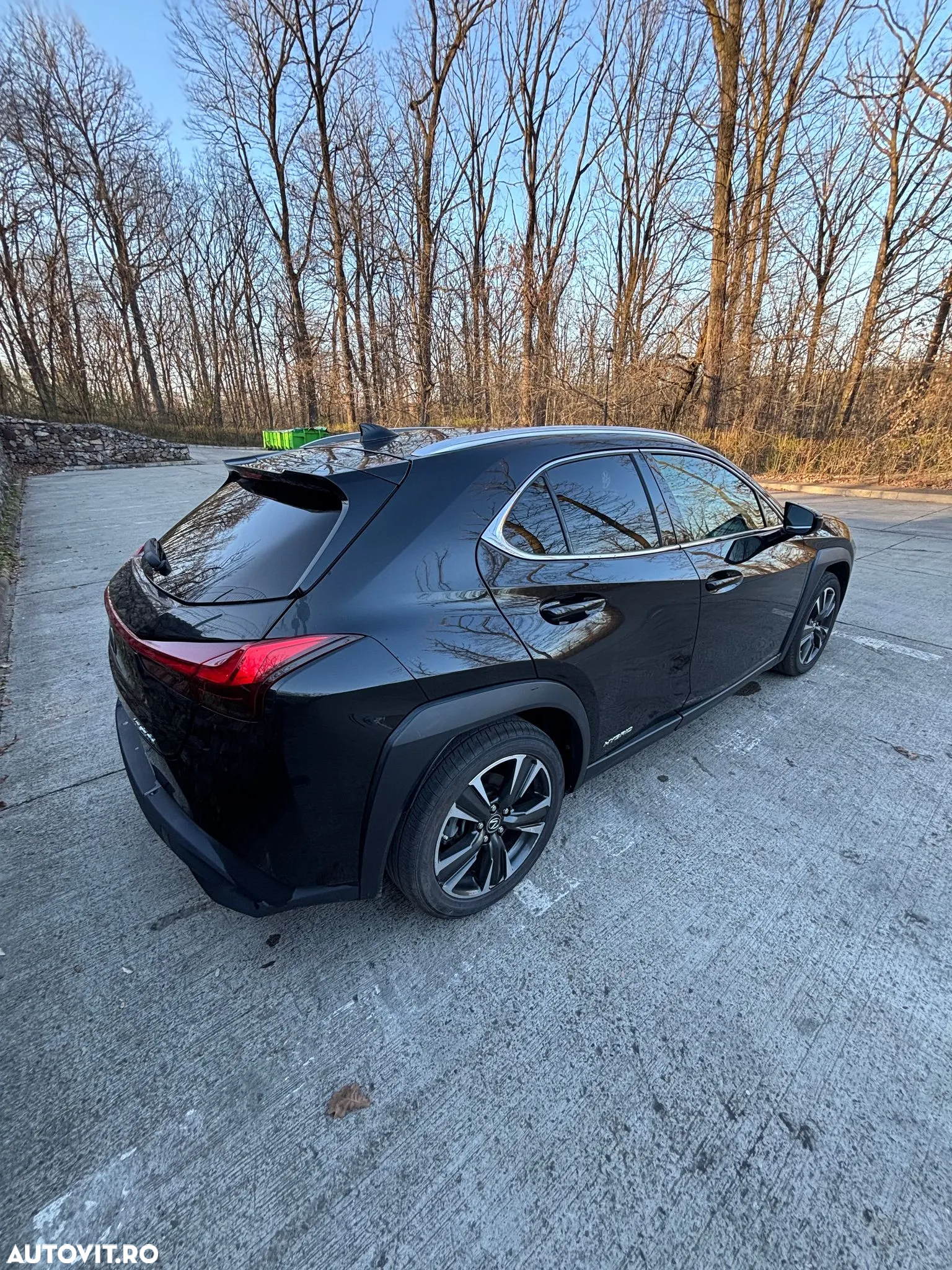 Lexus UX 250h - 11