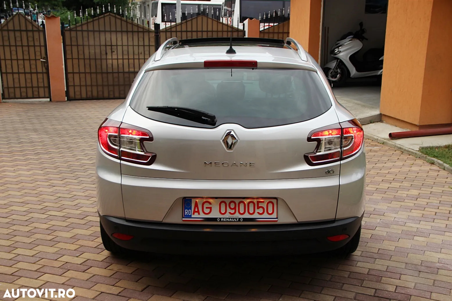 Renault Megane Grandtour ENERGY dCi 110 Start & Stopp Bose Edition - 12