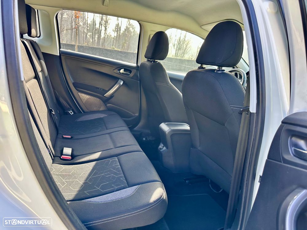 Peugeot 2008 1.6 BlueHDi Style - 30