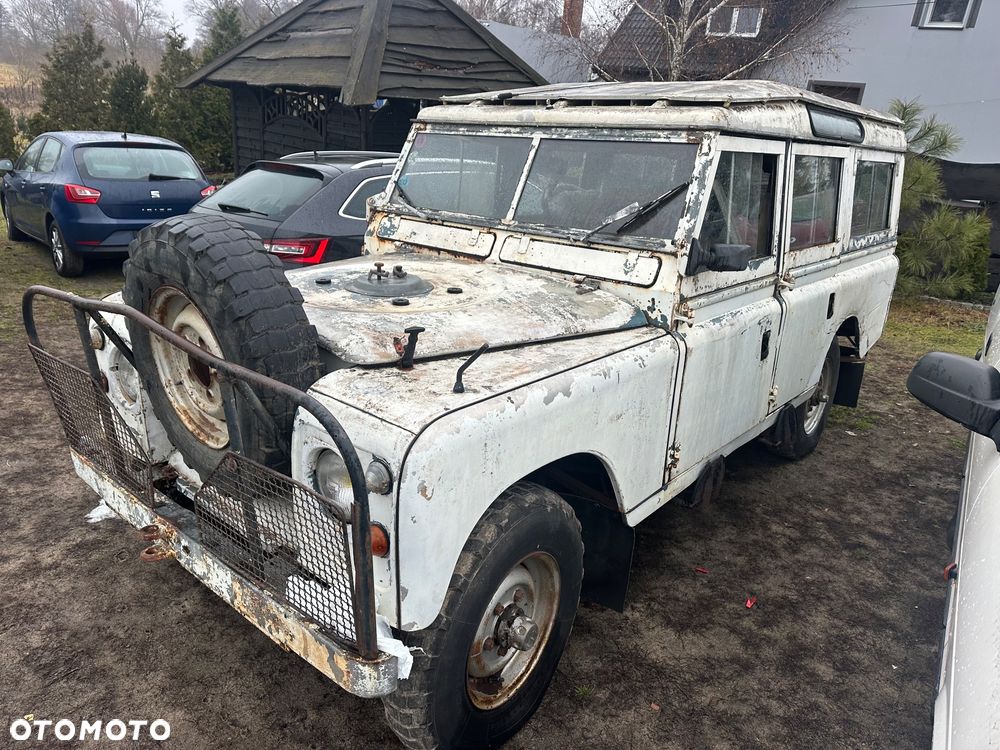 Land Rover Defender - 1