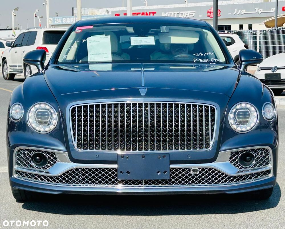 Bentley Flying Spur - 1