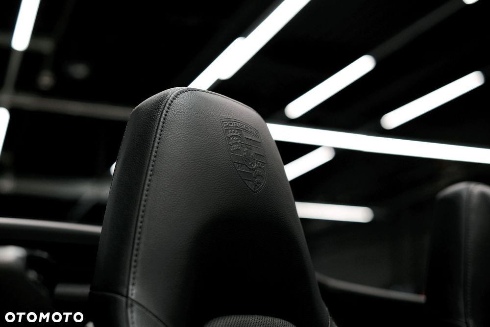 Porsche 911 Carrera S - 13