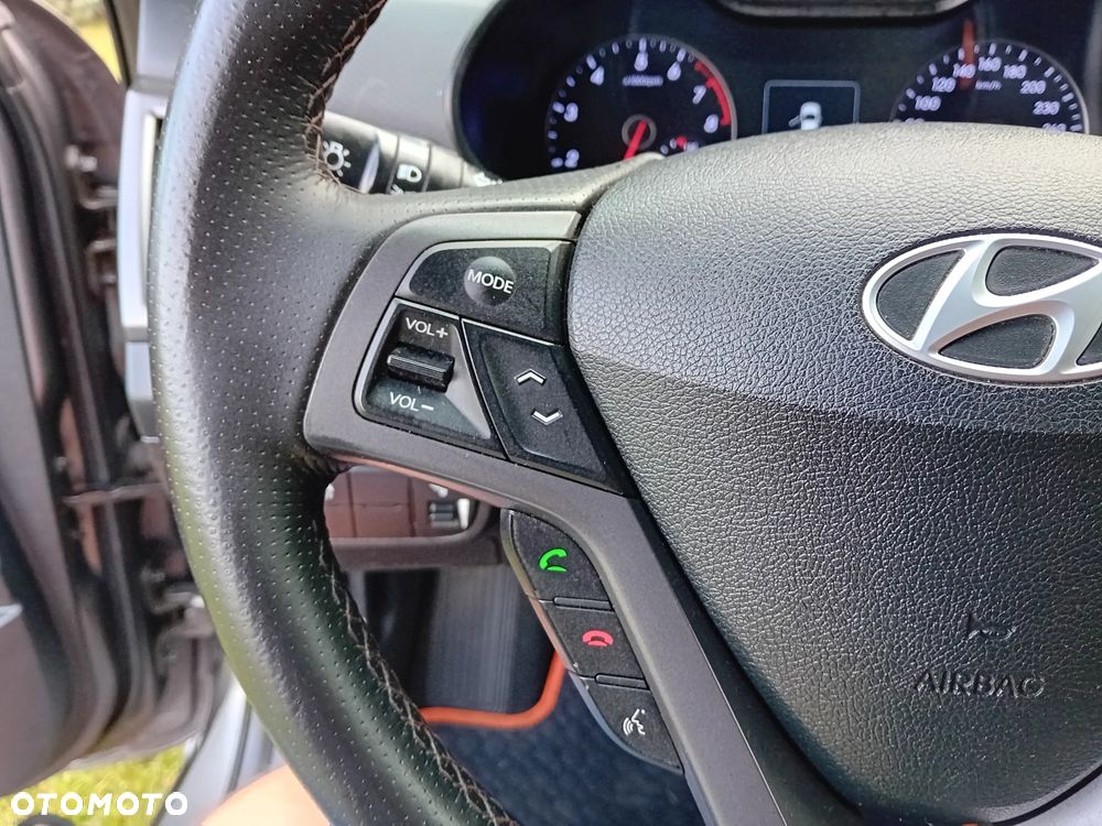 Hyundai Veloster 1.6 Turbo Matt Finish - 22